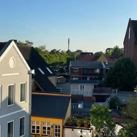 Central Lejlighed I C *